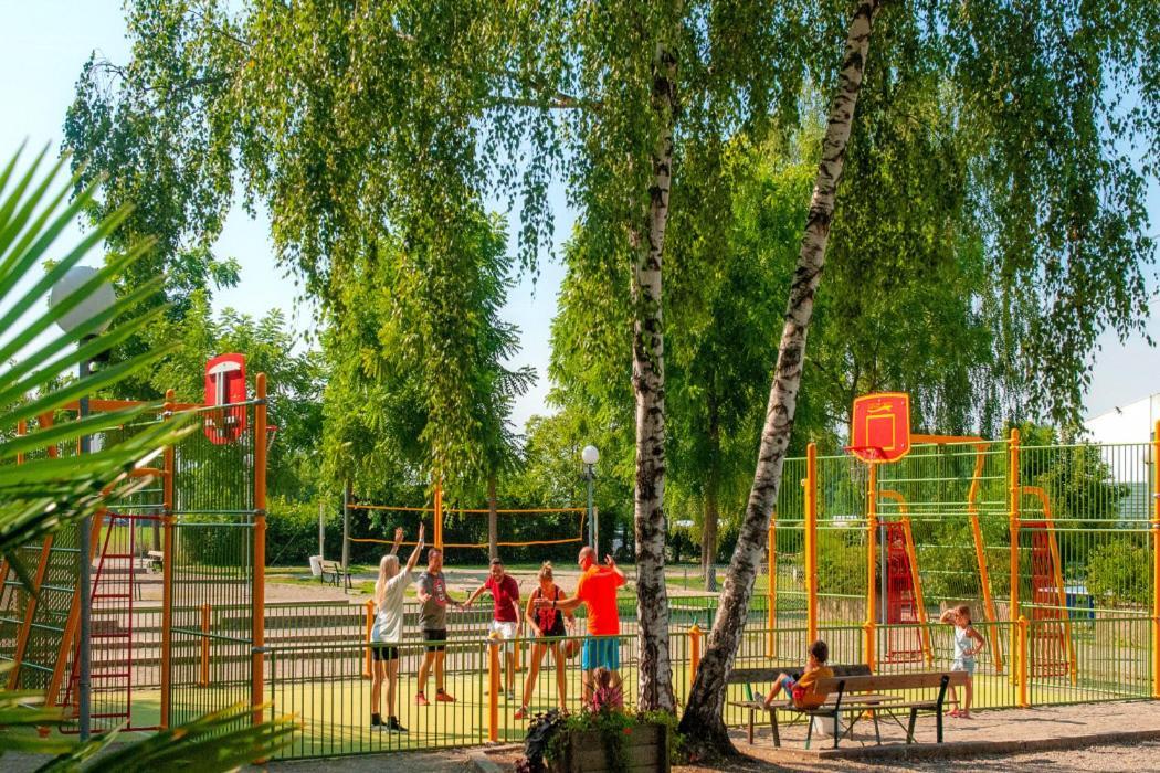 Mobil-Home Cosy 5 Personnes Camping Le Ried - Europapark Boofzheim Dış mekan fotoğraf